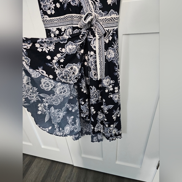 *Dress Barn Dress* - Picture 8 of 10